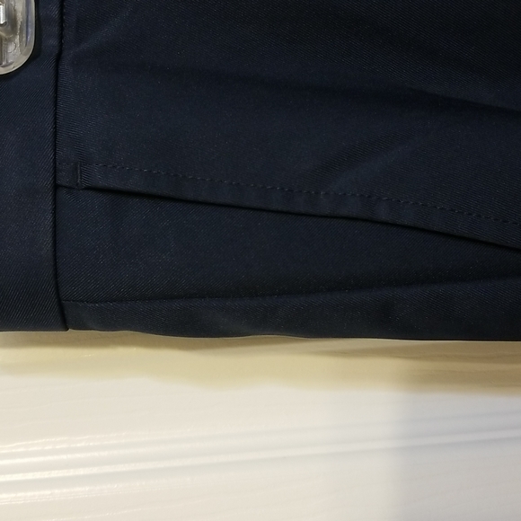 NWT Greg Norman Golf Shorts Navy Blue - Picture 5 of 8